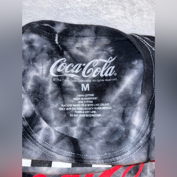 Retro Coca-Cola Shirt 🥤 - Picture 2 of 4